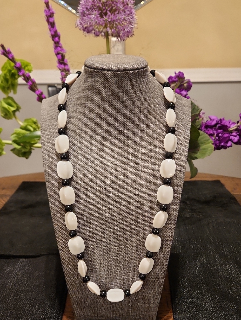 Classic White and Black Bead Necklace - Women Jewelry